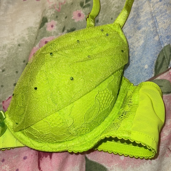 Neon savage x fenty green bra with lace and tulle details - Picture 2 of 6